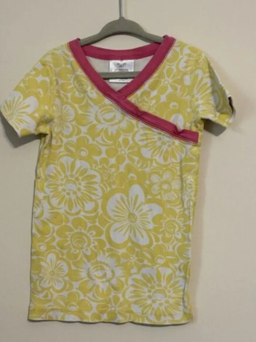 Hanna Andersson Kids Short sleeve pajama top Size 6-7 Yellow floral pink trim